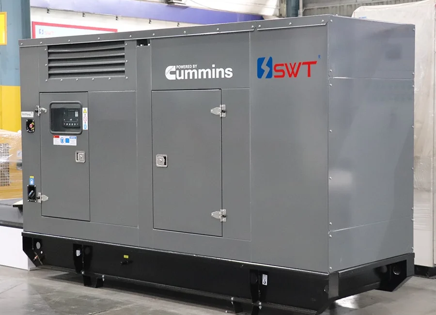 How do UPS and generators coordinate in data center backup design?