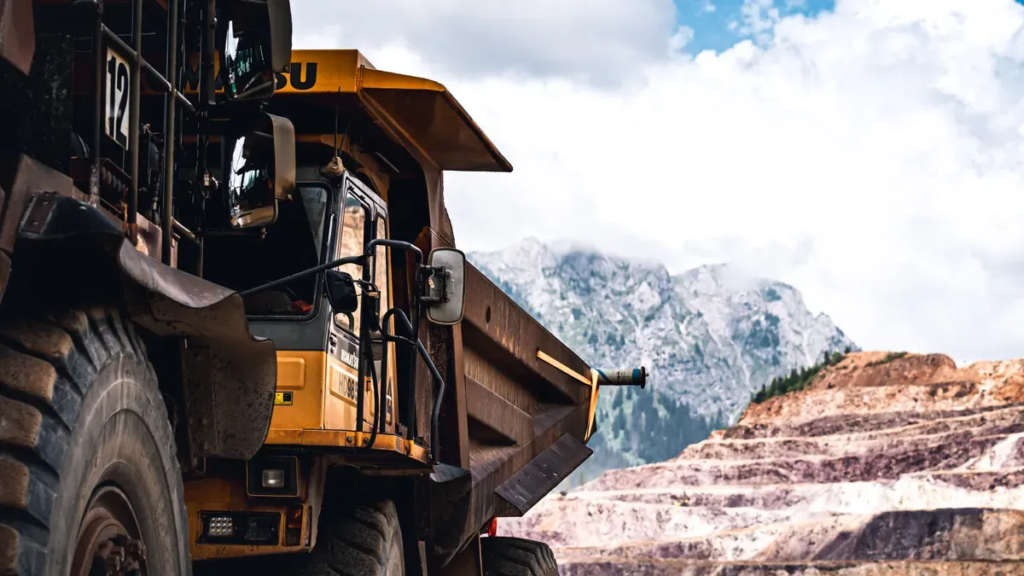 What are the benefits of modular power systems for mining?